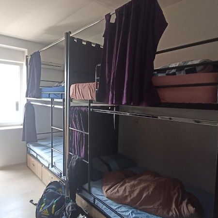 Newborn Comfort Hostel The Biggest Hostel Of Town With Best Location プリシュティナ エクステリア 写真