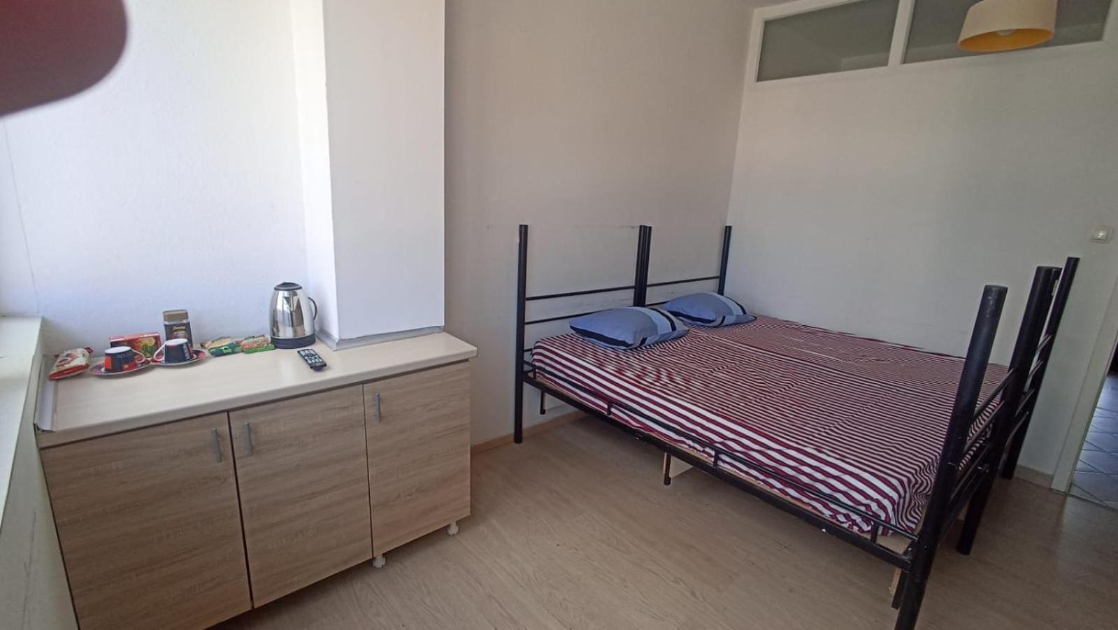 Newborn Comfort Hostel The Biggest Hostel Of Town With Best Location プリシュティナ エクステリア 写真