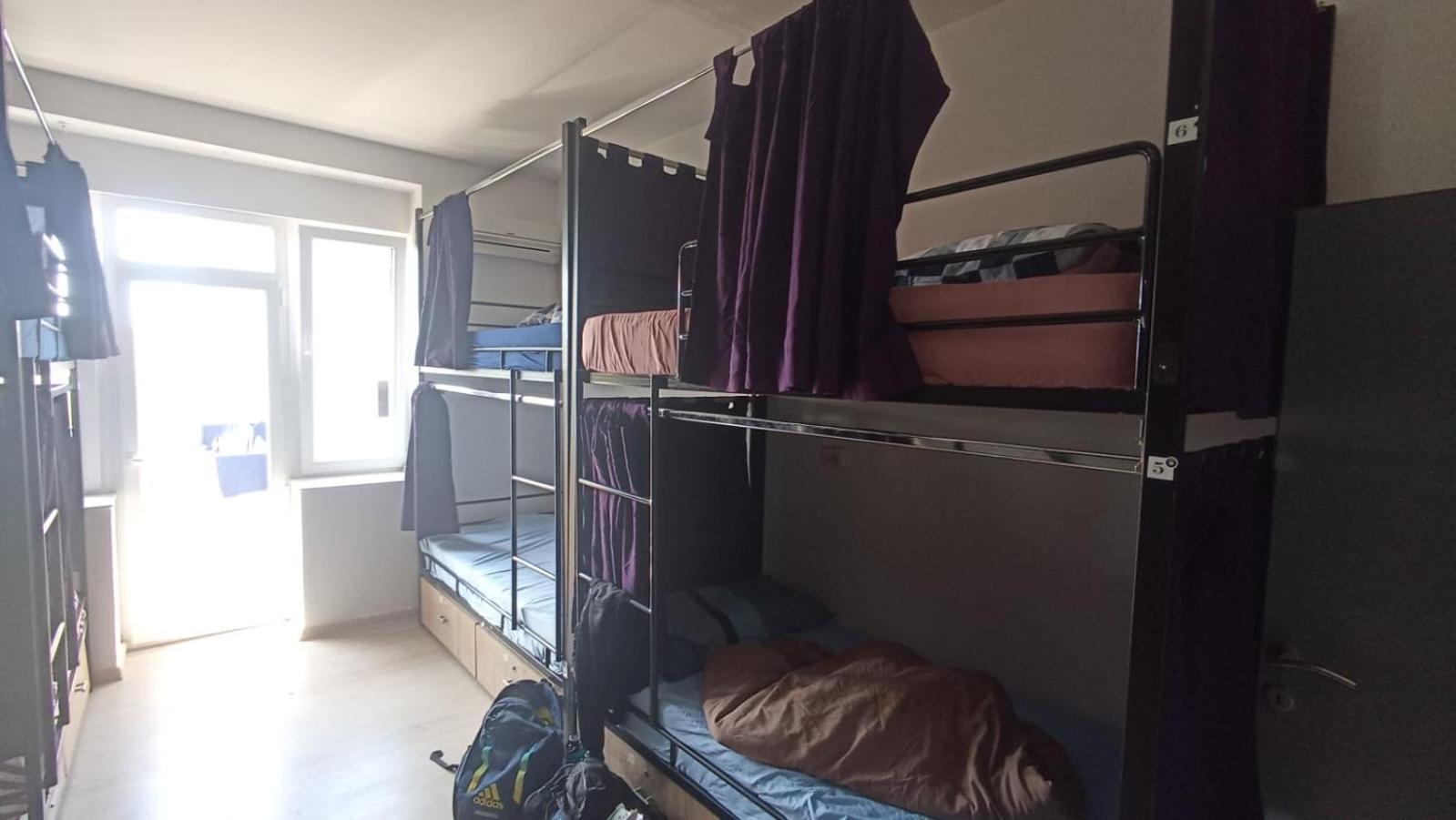 Newborn Comfort Hostel The Biggest Hostel Of Town With Best Location プリシュティナ エクステリア 写真