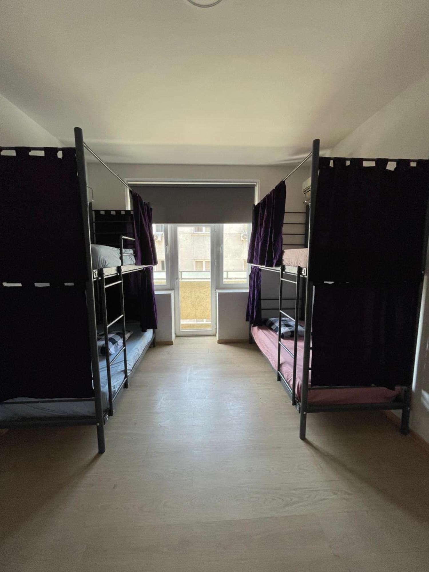 Newborn Comfort Hostel The Biggest Hostel Of Town With Best Location プリシュティナ エクステリア 写真