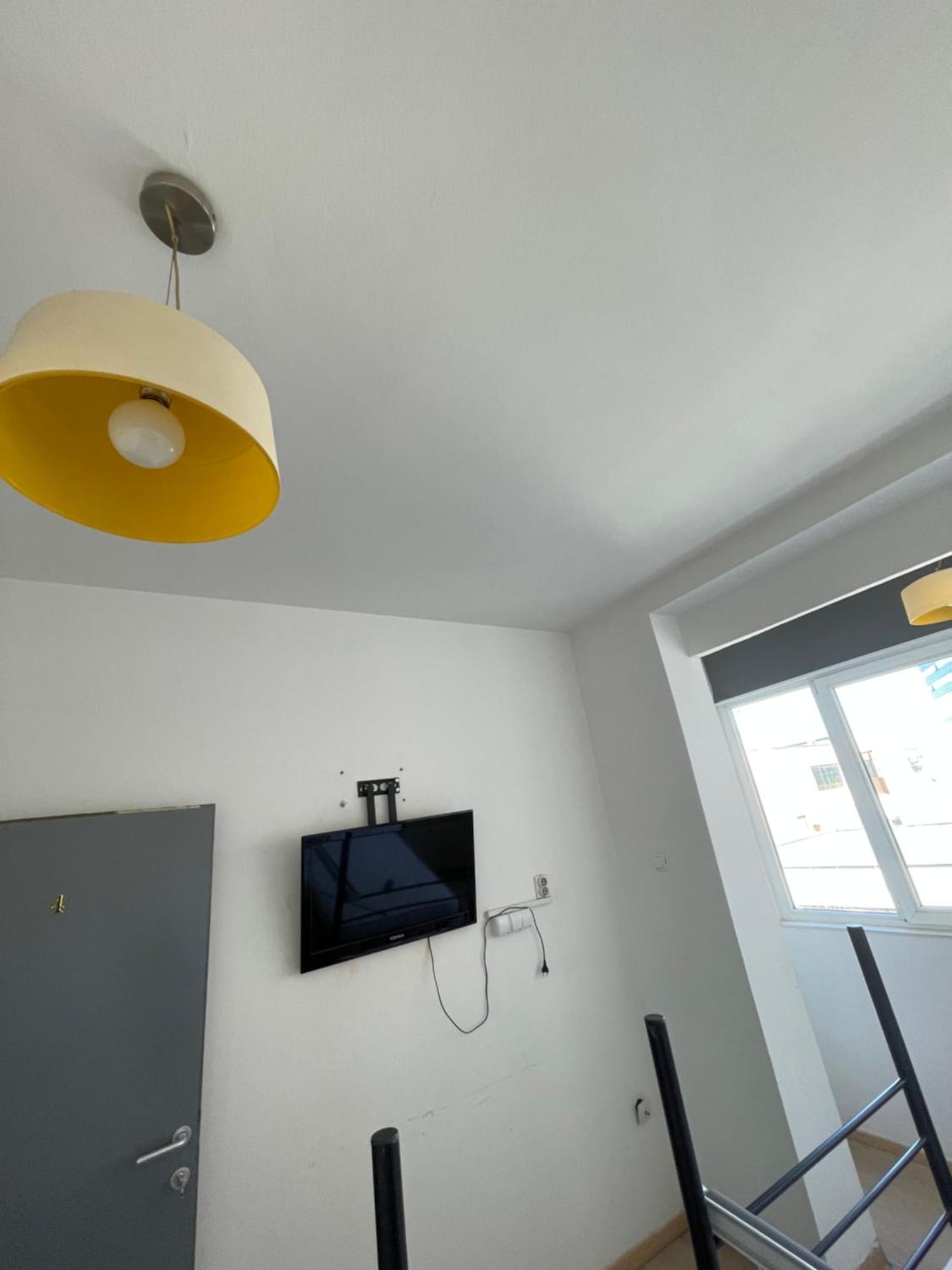 Newborn Comfort Hostel The Biggest Hostel Of Town With Best Location プリシュティナ エクステリア 写真