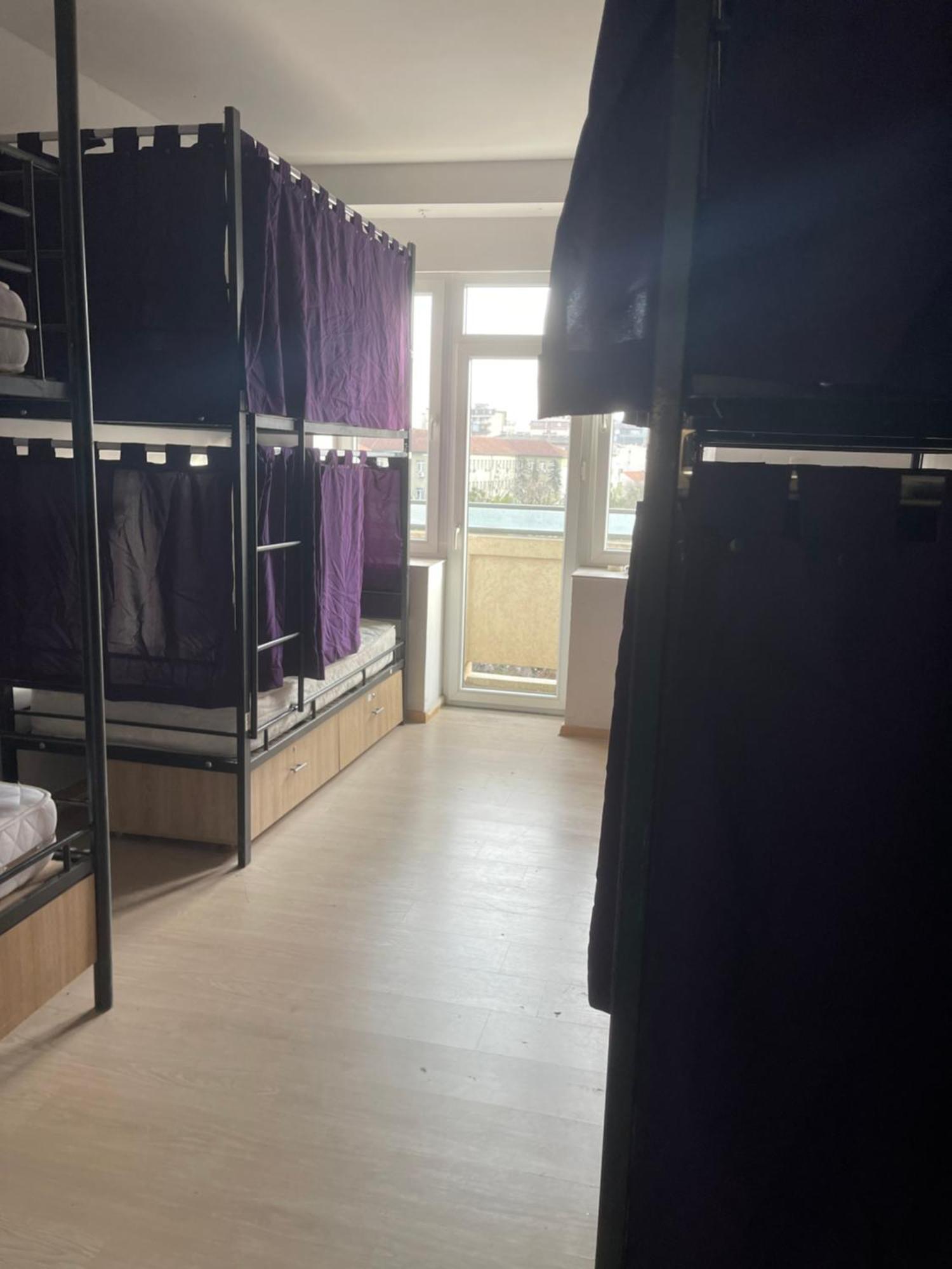 Newborn Comfort Hostel The Biggest Hostel Of Town With Best Location プリシュティナ エクステリア 写真