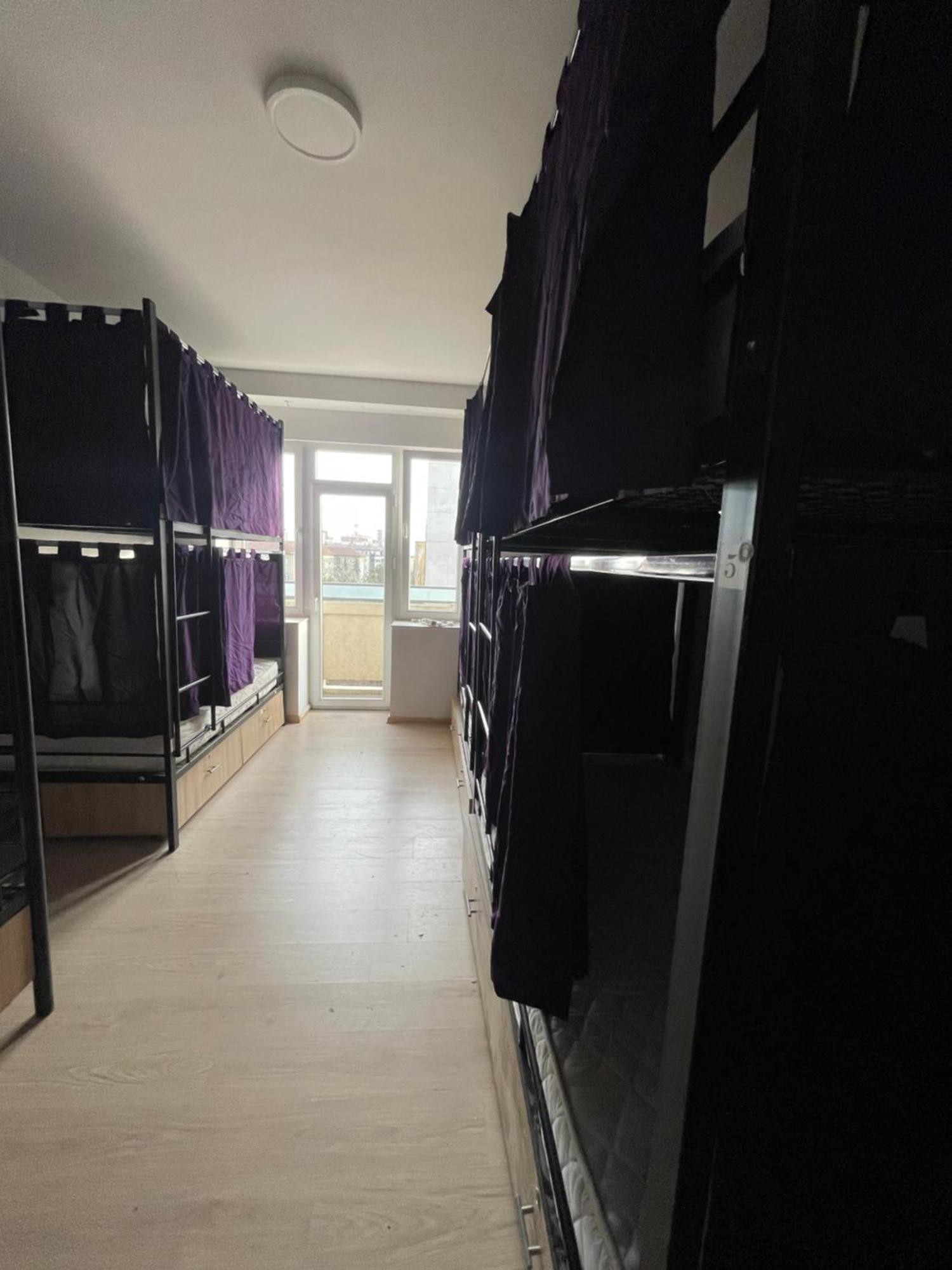 Newborn Comfort Hostel The Biggest Hostel Of Town With Best Location プリシュティナ エクステリア 写真