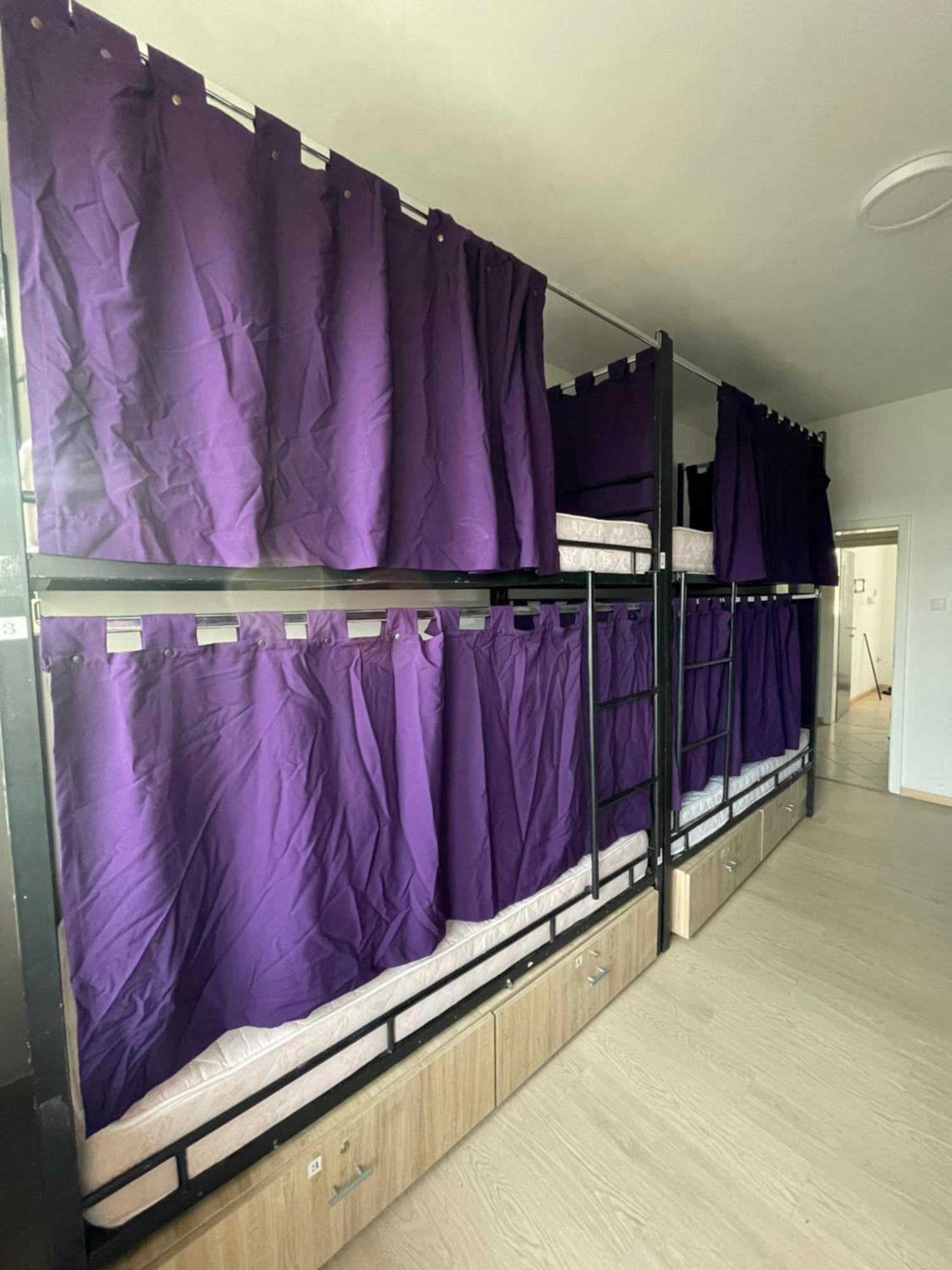 Newborn Comfort Hostel The Biggest Hostel Of Town With Best Location プリシュティナ エクステリア 写真